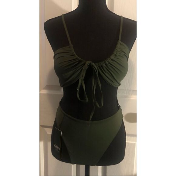 Qinsen Swimsuit Size Medium - Picture 1 of 5